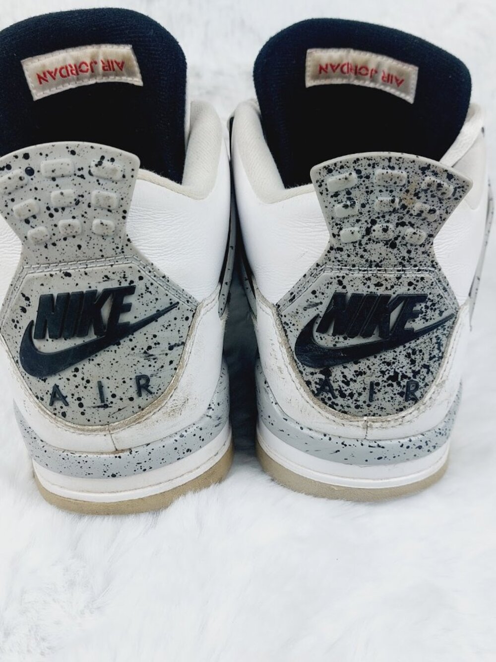 Jordan Men's White Cement Black Air Jordan 4 Retro Leather Sneaker Size 9.5 - Picture 4 of 8
